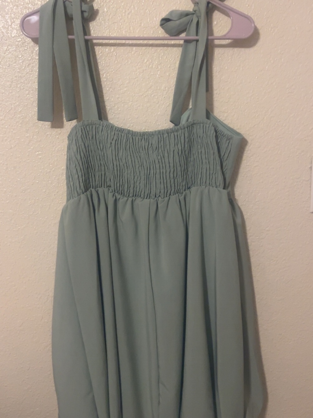 Tie strap Midi Dress in Sage Green’s - Picture 5 of 6